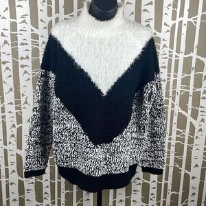 Bar III Black & White Eyelash & Popcorn Mixed Knit Mock Neck Sweater sz S